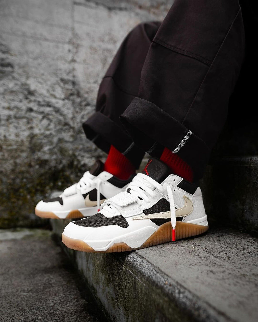 Travis Scott x Jordan Jumpman Jack Sail - On Feet