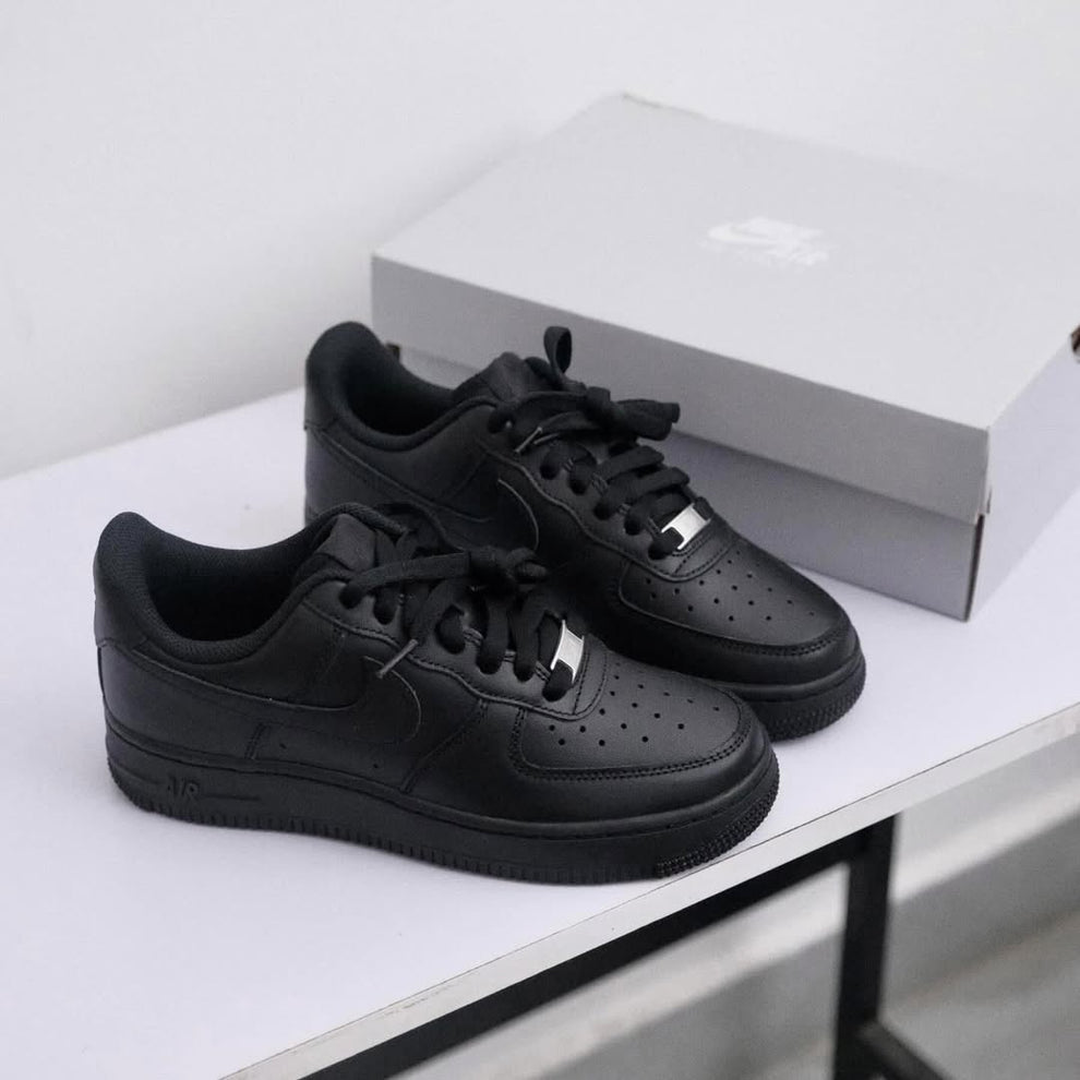 Nike Air Force 1 Low "Triple Black"
